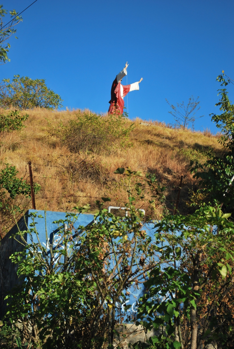 Patung Yesus Kristus di Perbukitan Maumere Flores NTT